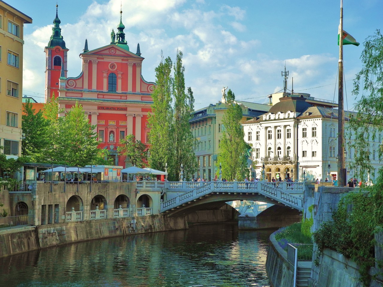 travelnerd:“ besttravelphotos:“ Ljubljana, Slovenia”such a fairytale”