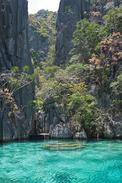 Entry of Twin Lagoon, Coron, Philippines