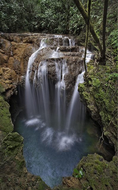 Monkey’s Hole Waterfall near Bonito, Mato Grosso do Sul, Brazil