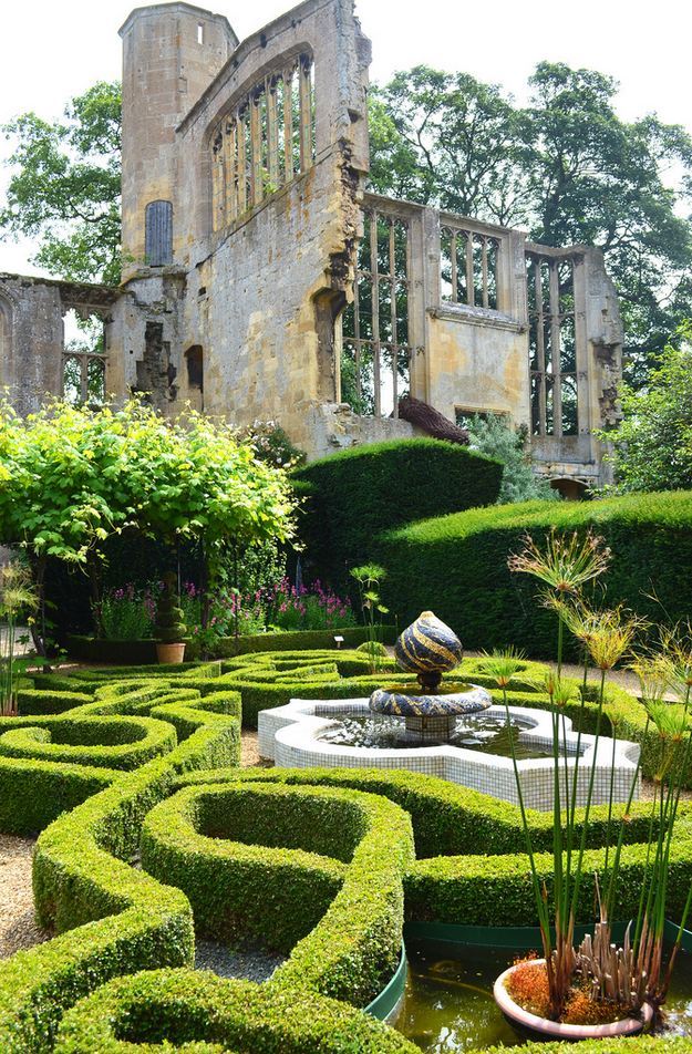 “Sudeley Castle Gardens, Gloucestershire / England .”